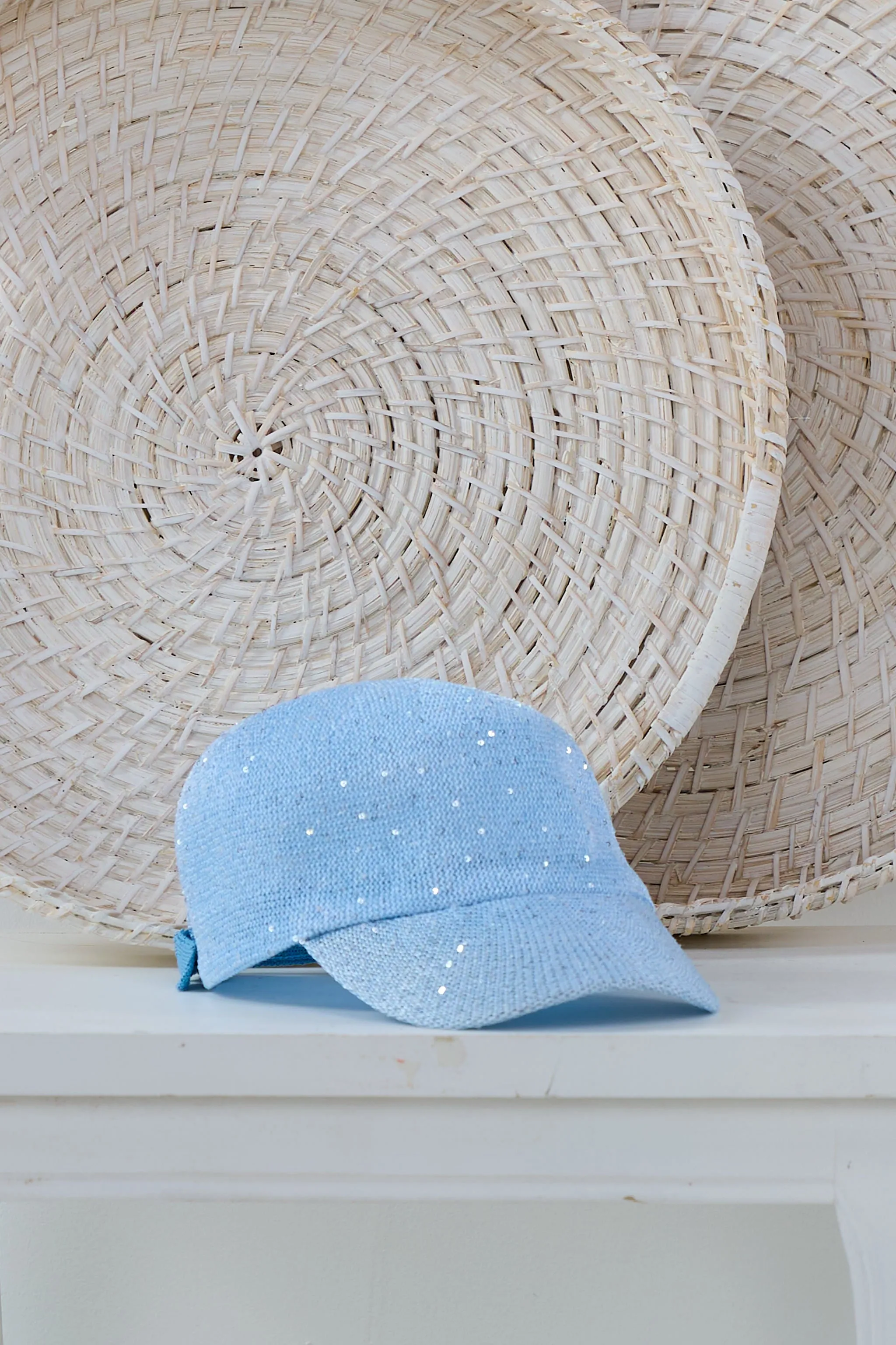 Papierstroh Baseball Cap mit Pailletten, hellblau